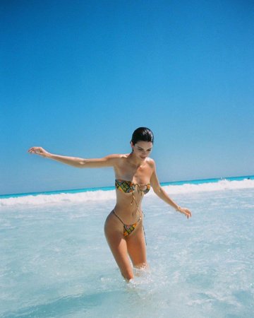 Kendall Jenner Beach Bikini Candid Set Leaked