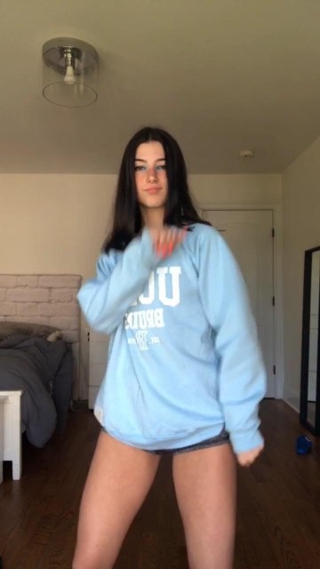Charli D’Amelio Biking Shorts Camel Toe Video Leaked