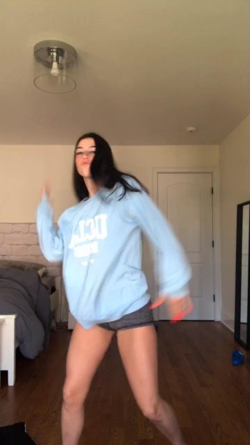 Charli D’Amelio Biking Shorts Camel Toe Video Leaked