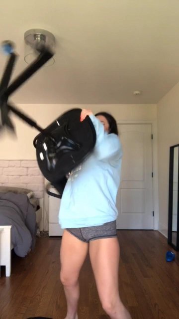 Charli D’Amelio Biking Shorts Camel Toe Video Leaked