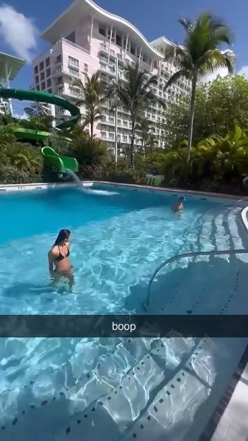 Charli D’Amelio Bikini Waterpark Video Leaked