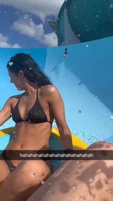 Charli D’Amelio Bikini Waterpark Video Leaked