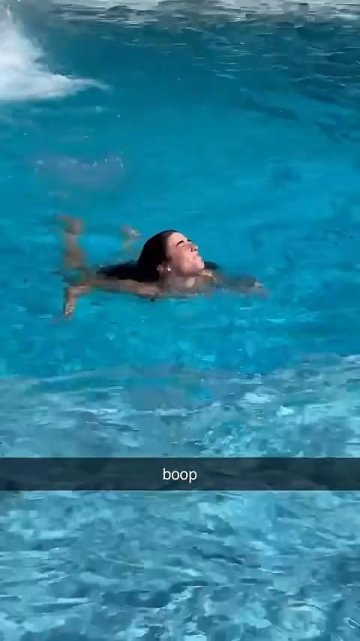 Charli D’Amelio Bikini Waterpark Video Leaked