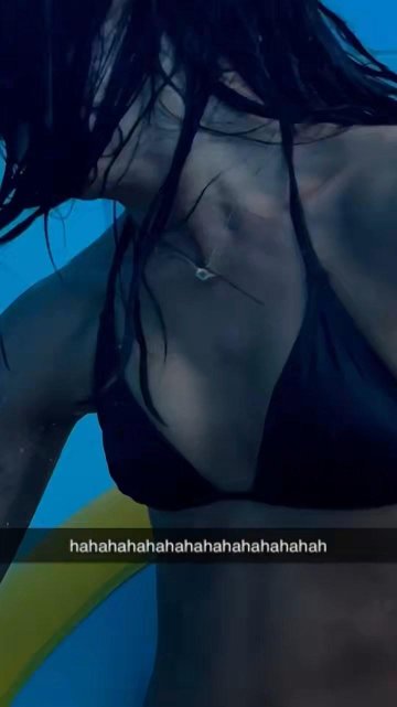 Charli D’Amelio Bikini Waterpark Video Leaked
