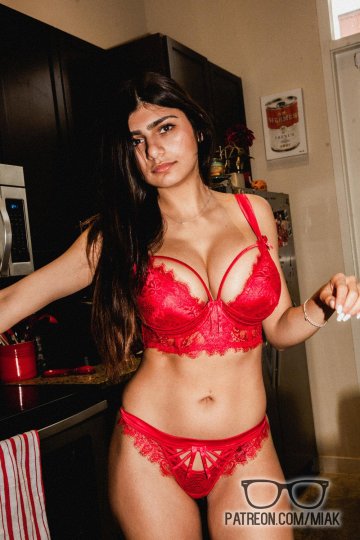 Mia Khalifa Lingerie Cooking Patreon Set Leaked - #9