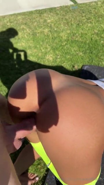 Autumn Falls Nude Outdoor Doggy Style OnlyFans Video Leaked