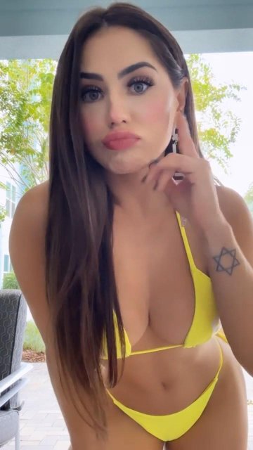 Giovanna Eburneo Sexy Bikini Modeling Video Leaked