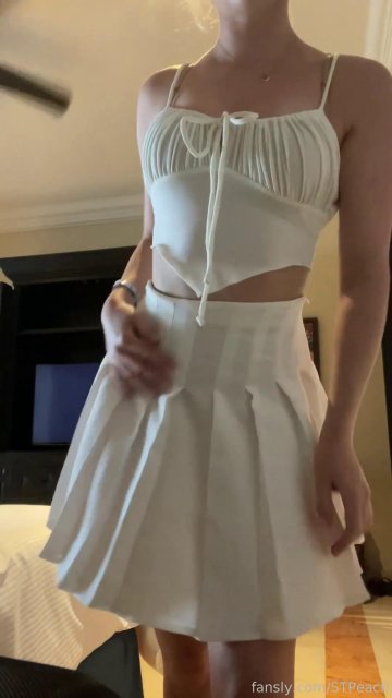 STPeach Ass Skirt High Heels Fansly Video Leaked