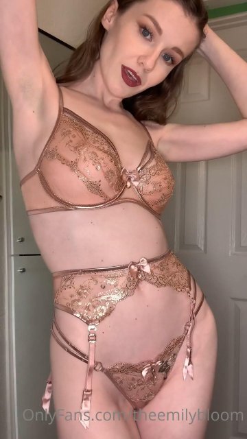 Emily Bloom Nude Lingerie Try-On Strip OnlyFans Video Leaked - #11