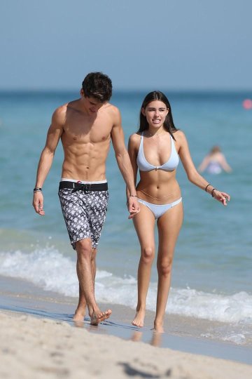Madison Beer Bikini Camel Toe Public Beach Set Leaked - #5