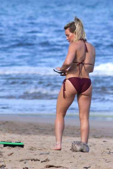 Hilary Duff Bikini Beach Candid Set Leaked - #6