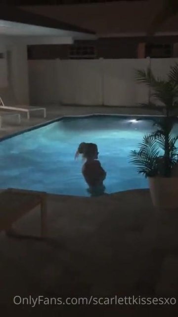 ScarlettKissesXO Outdoor Pool Blowjob OnlyFans Video Leaked - #8