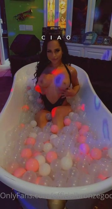 Bronze Goddess Nude Bath Tub Tease OnlyFans Video Leaked - #11
