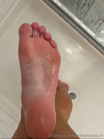 Mikaela Pascal Wet Feet Shower PPV Onlyfans Video Leaked