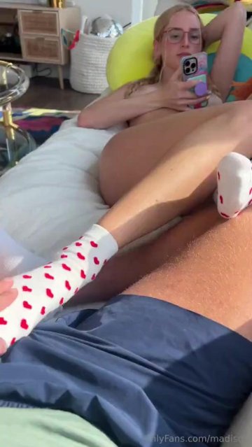 Madison Moores Nude POV Footjob OnlyFans Video Leaked - #5