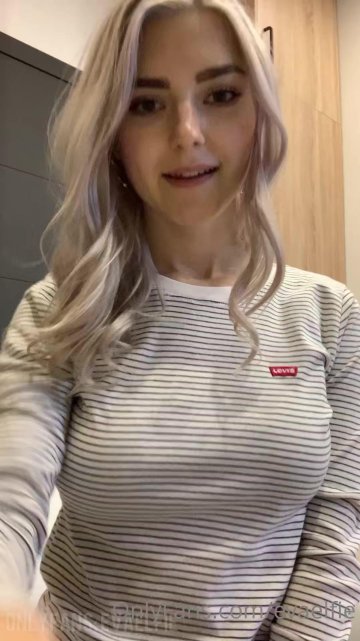 Eva Elfie Nude Titty Squeeze OnlyFans Video Leaked - #6