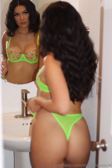 Mikaela Pascal Mirror Lingerie Ass Tease Onlyfans Set Leaked