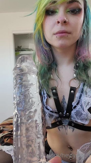 HeyLyssten Close-Up Dildo Blowjob OnlyFans Video Leaked - #11